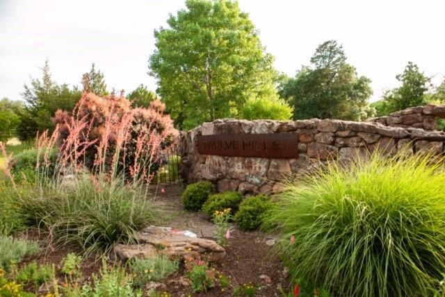 Building Photo - 733 W Page Ave