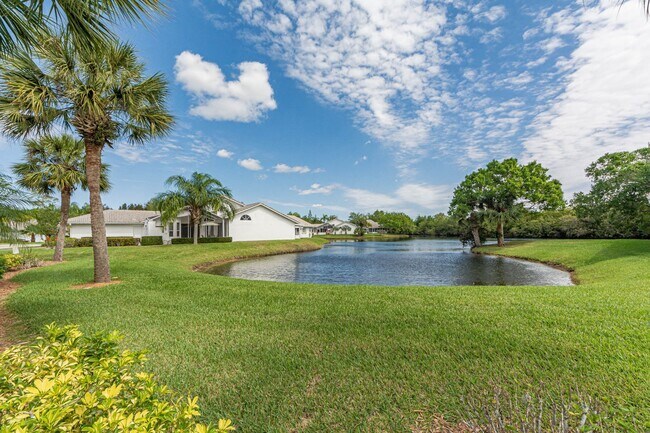 Building Photo - 1700 Aynsley Way