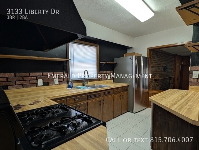 Building Photo - 3133 Liberty Dr