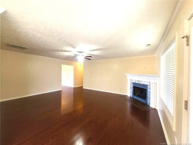 Building Photo - 123 Royal Briar Ct