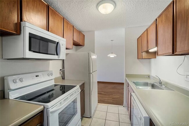 Building Photo - Beautiful One Bedroom Condo!