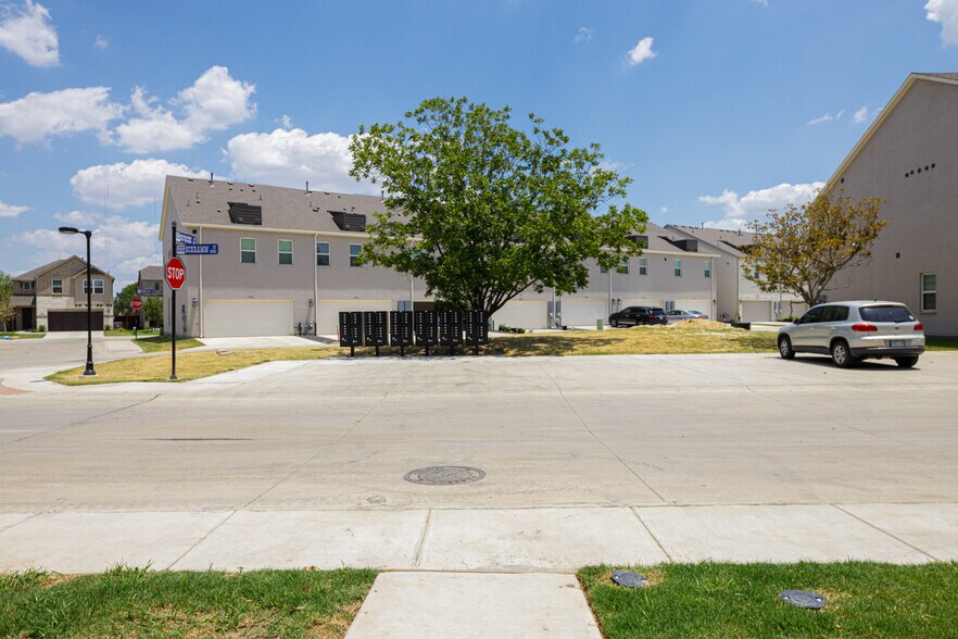 View - 9916 Hennings St