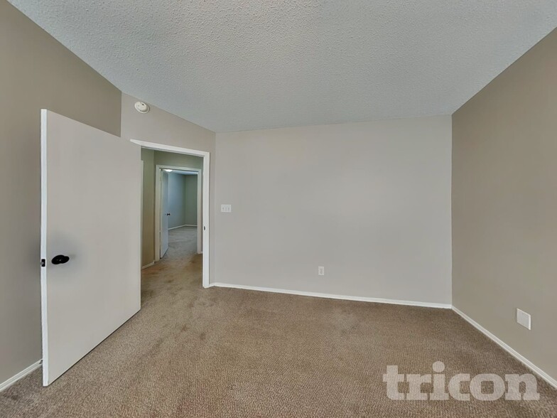 Building Photo - 3033 Winners Cir SW