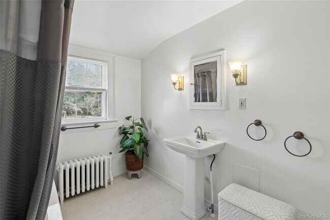 Building Photo - 208 Wheatley Rd