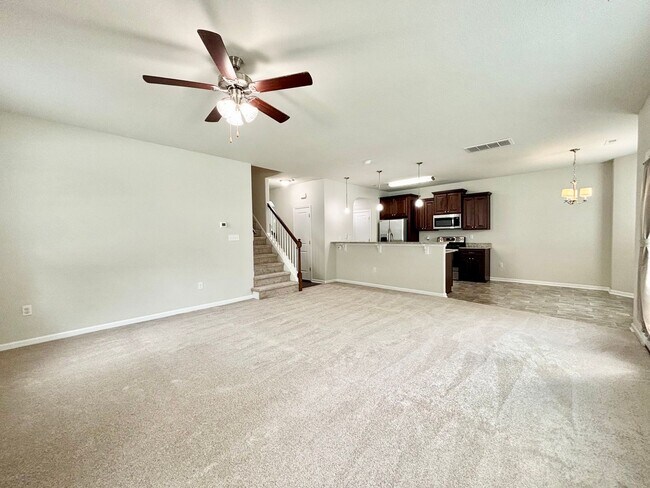 Building Photo - Beautiful 4 Bedroom Home In Chesapeake!