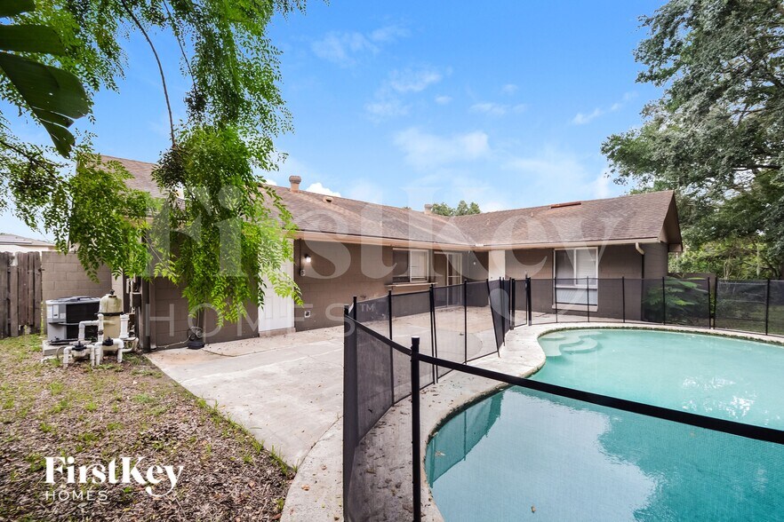 Building Photo - 2207 Pipestone Ct