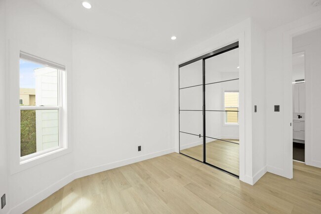 Building Photo - 1386-1388 47th Avenue (1355r)