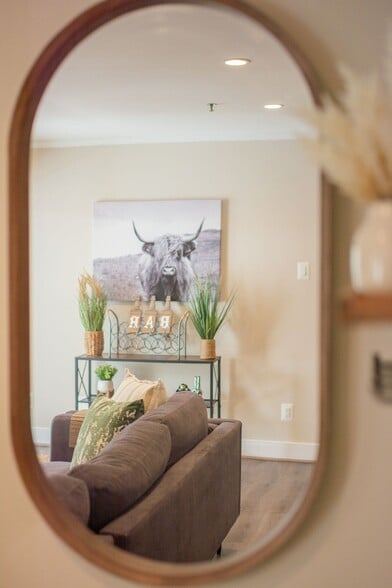 Building Photo - 1504 Lincoln Way