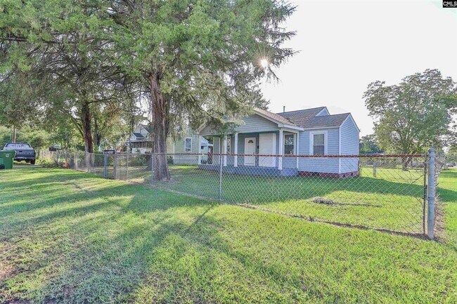 Building Photo - Adorable 3BR/1.5BA Renovated Bungalow Near USC – PRE-LEASING FOR 2026-2027 SCHOOL YEAR