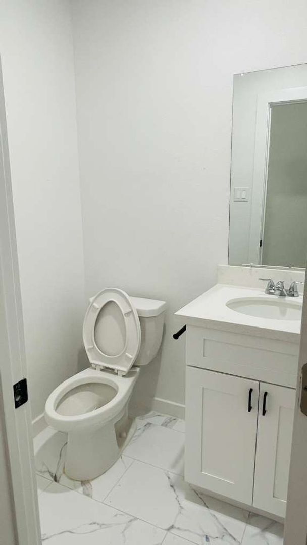 Building Photo - ? Brand-New Unit – 3 Bedrooms, 2.5 Bathroo...