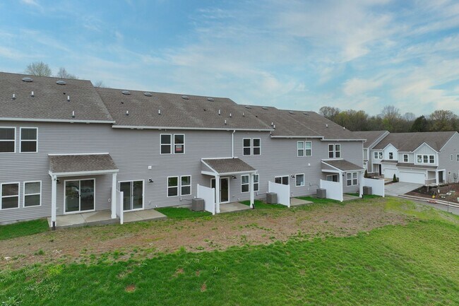 Building Photo - **BE THE LUCKY ONE TO LIVE IN THIS 2024-BUILT TOWNHOME**