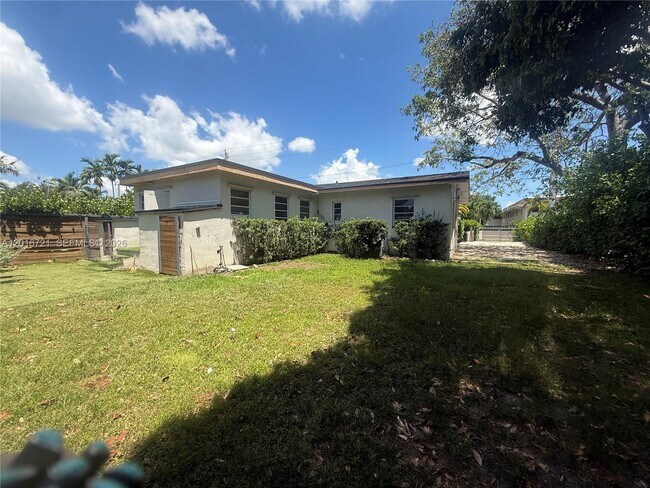 Building Photo - 9040 SW 156th St