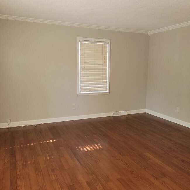 Building Photo - 3 br, 2.5 bath House - 14 Sorento Blvd.
