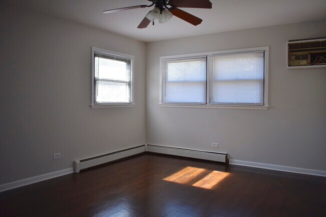 Building Photo - 2848 N Auxplaines St