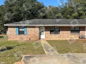 Building Photo - 5682 Crestwood Dr