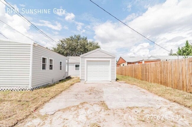 Building Photo - 5408 5th Ave N