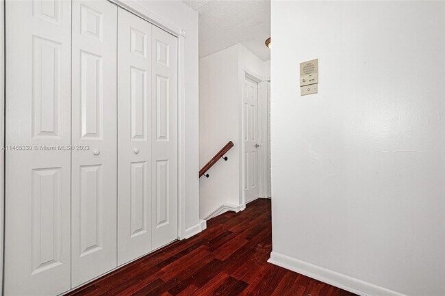 Building Photo - 4700 SW 67th Ave