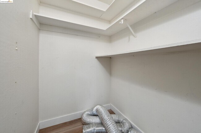 Building Photo - 1591 Ellis St