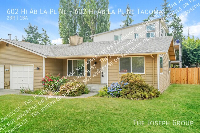 Building Photo - 602 Hi-Ab-La Pl NE