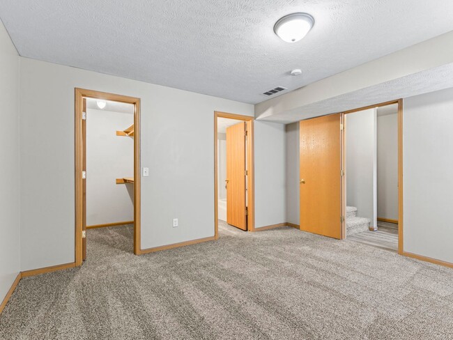 Building Photo - 6901 N Steamboat Dr