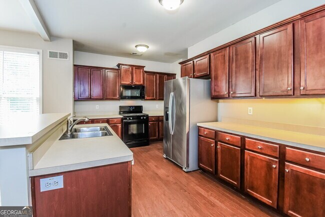 Building Photo - 226 Elmbrook Ln