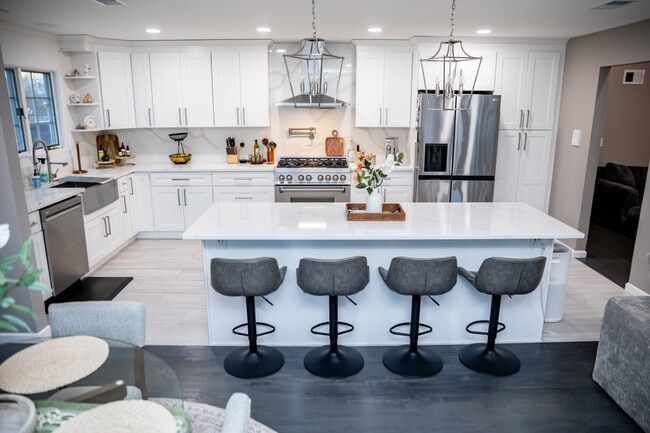 Building Photo - 11 Cozy Glen Ct