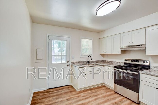 Building Photo - 1302 Linden Ave