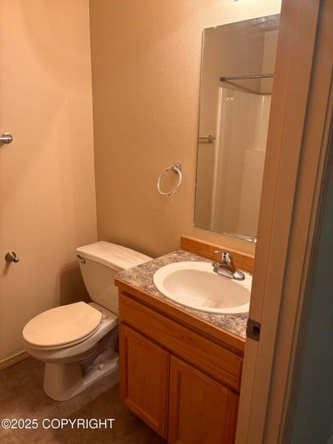 Building Photo - Newly Updated 2 Bed/2 Bath Condo w/Garage!