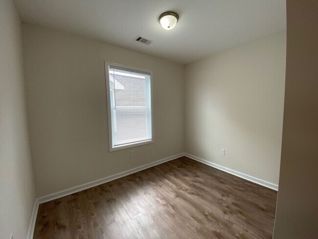 Building Photo - PRE-LEASING FOR AUGUST 2026!