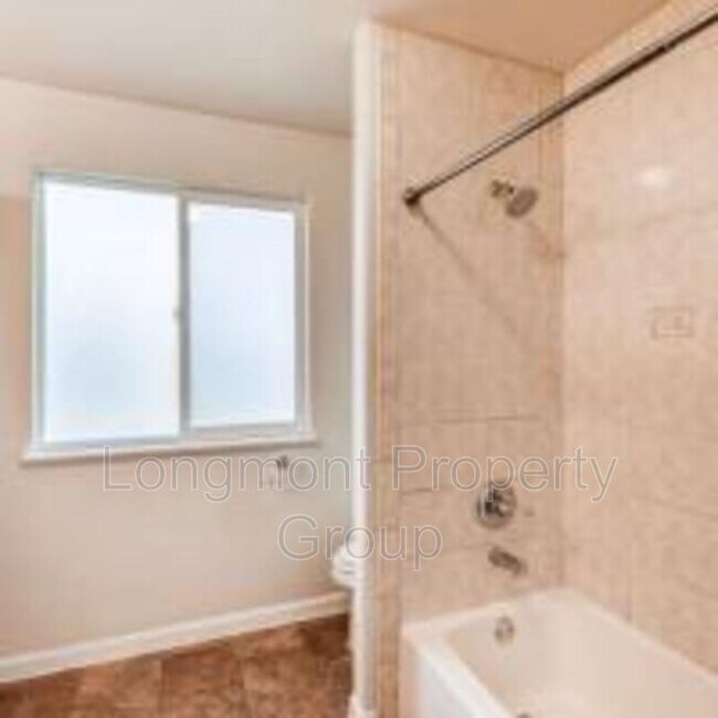 Building Photo - 2525 Lanyon Dr
