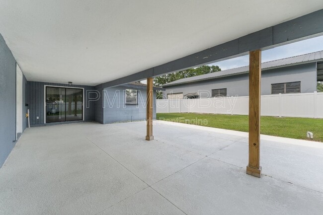 Building Photo - 6121 N Falkenburg Rd