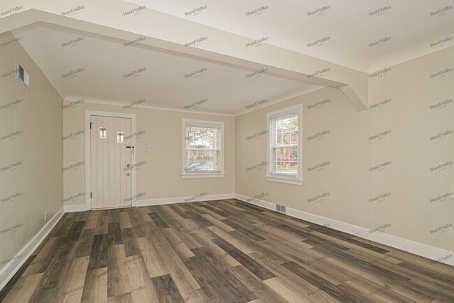 Building Photo - 8932 Pallardy Ln