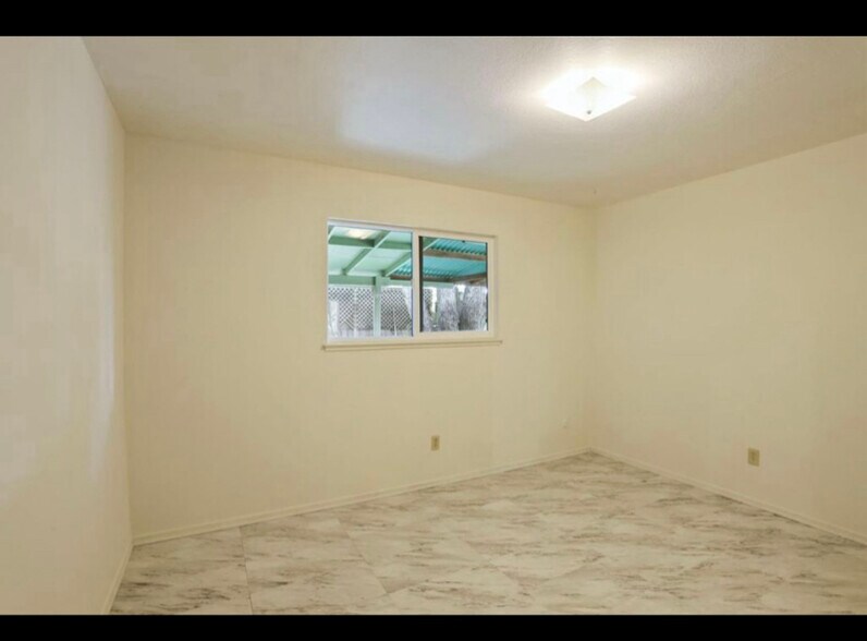 Building Photo - 2025 Ellison Dr