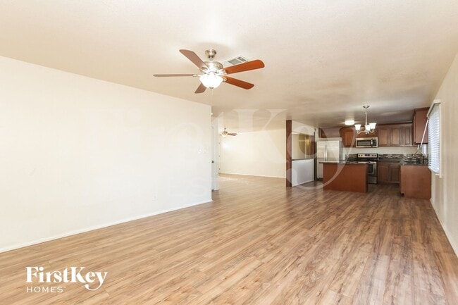 Building Photo - 3502 E Greenway Ln