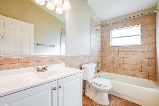 Building Photo - 165 Burnsed Pl