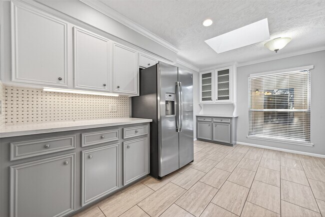 Building Photo - 5218 Palmetto St