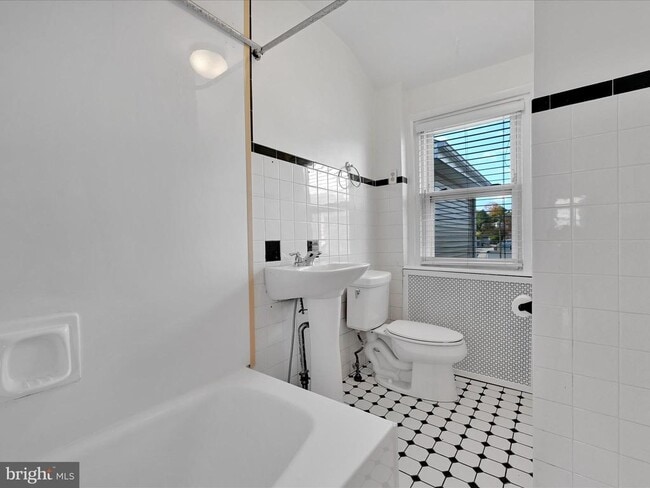 Building Photo - 2814 St Marys Rd