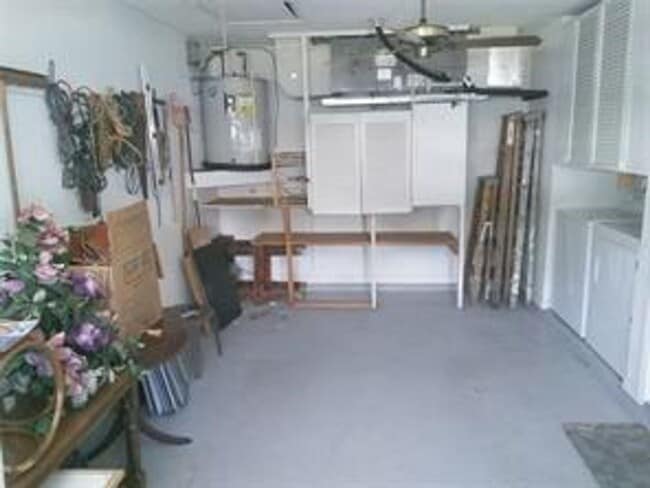 Building Photo - 55+ Community, Affordable, Lovely 2 bedroo...