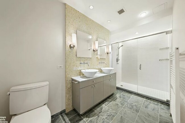 Building Photo - 50 Orchard St