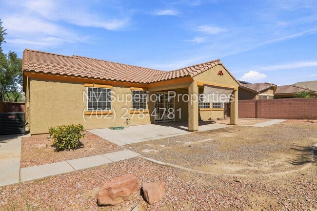Building Photo - SE!! Stallion Mountain!! Gated!!! Single Story Home!! No Carpets!!! Covered patio!! Water Conditi...