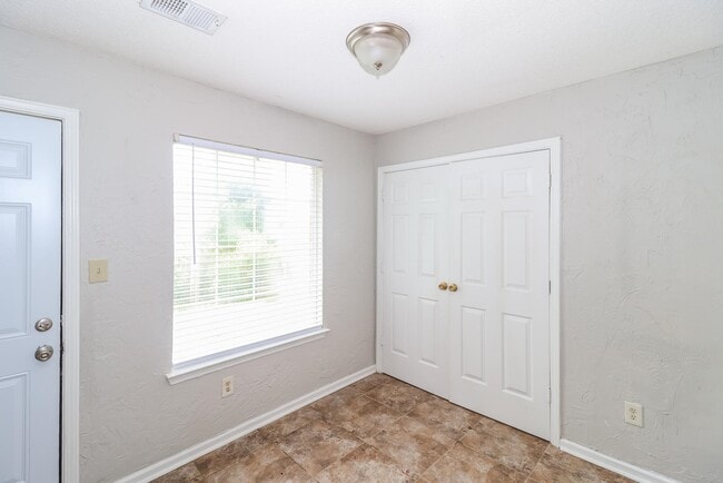 Building Photo - 7095 Presmond Rd