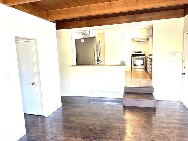 Building Photo - 3 + Beds 2 Baths Home With Large Yard /Was...