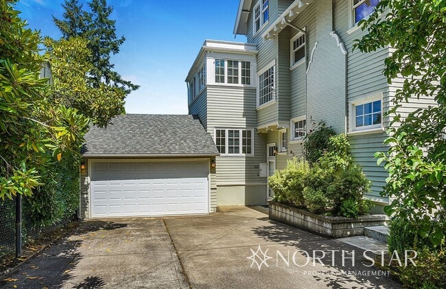 Building Photo - Live in a National Historic Home