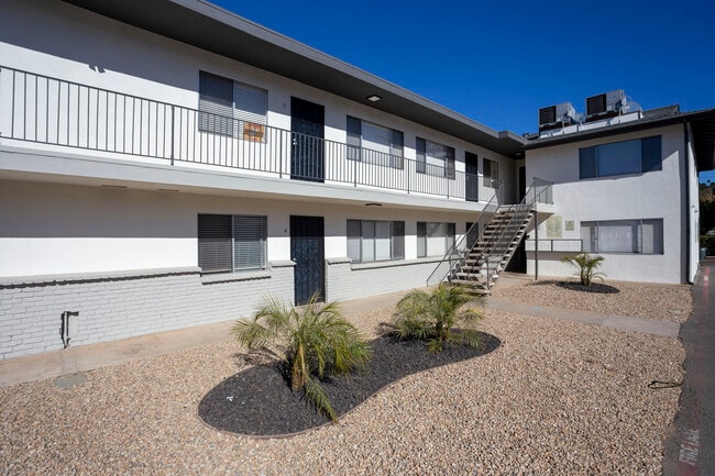 Primary Photo - Park Ave Apartments