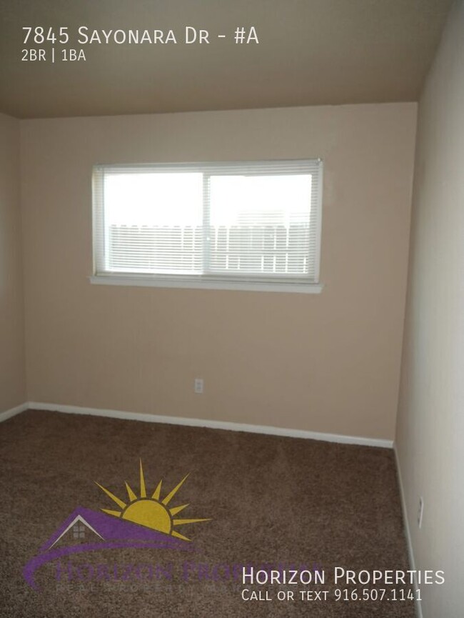 Building Photo - 2 Bed 1 Bath Remodeled Fourplex Unit - Cit...