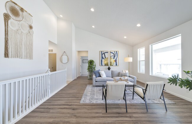 Building Photo - 5 bedroom 3.5 bathroom home in Lehi.