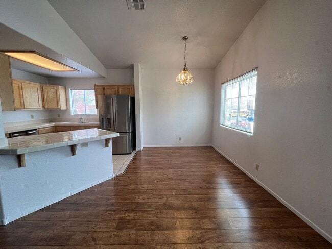 Building Photo - **2 WEEKS FREE OFF OF FIRST MONTH**