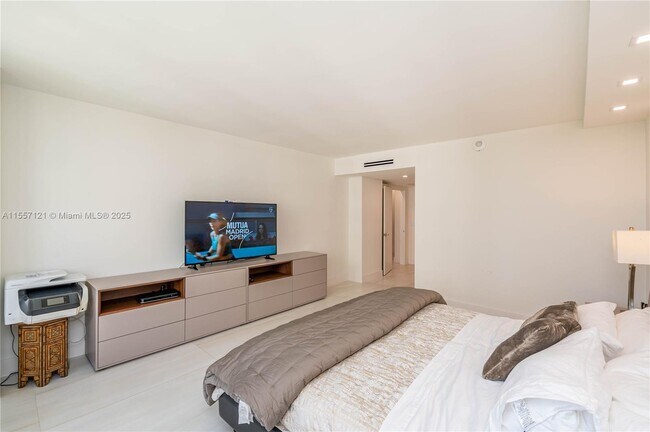 Building Photo - 9801 Collins Ave