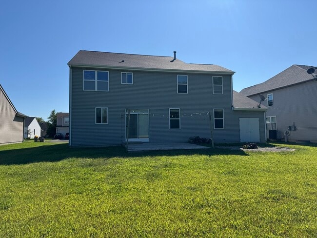 Building Photo - 405 Preserve Dr