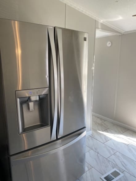 Building Photo - 833 Lovell Rd